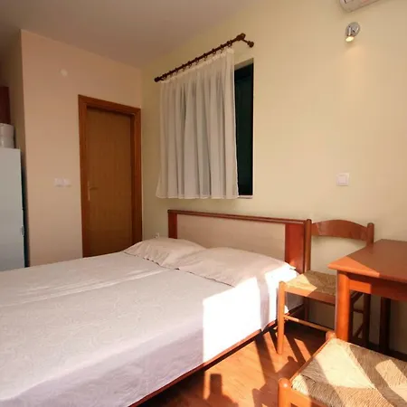 Studio Duce 4852d Apartment *